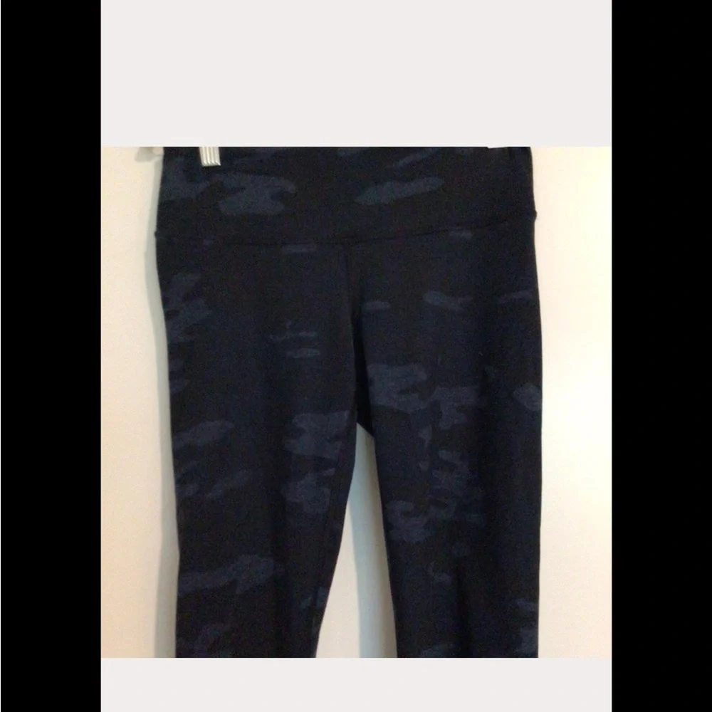 lululemon athletica Dark Camo Leggings - Picture 2 of 4